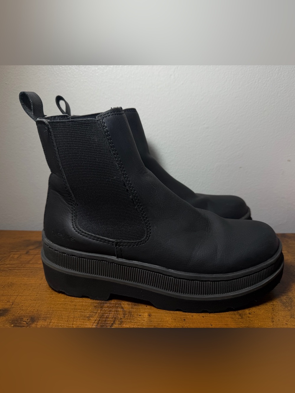 Levi's Abigail Neo Chelsea Boots (Women's Size 6.5)